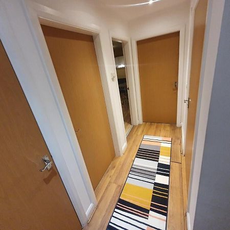 Two Bedroom Apartment, Free Parking, Close To Uclan And Free Wifi Престон Екстер'єр фото