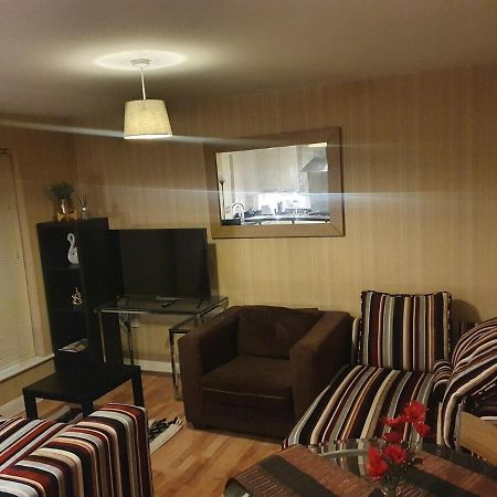 Two Bedroom Apartment, Free Parking, Close To Uclan And Free Wifi Престон Екстер'єр фото