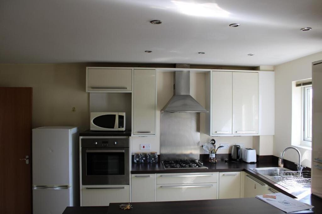 Two Bedroom Apartment, Free Parking, Close To Uclan And Free Wifi Престон Екстер'єр фото
