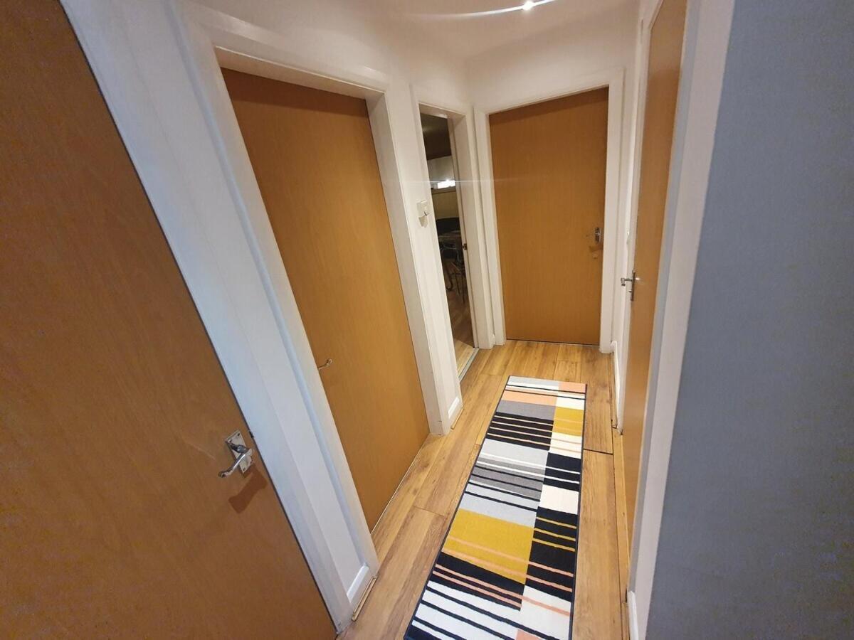 Two Bedroom Apartment, Free Parking, Close To Uclan And Free Wifi Престон Екстер'єр фото