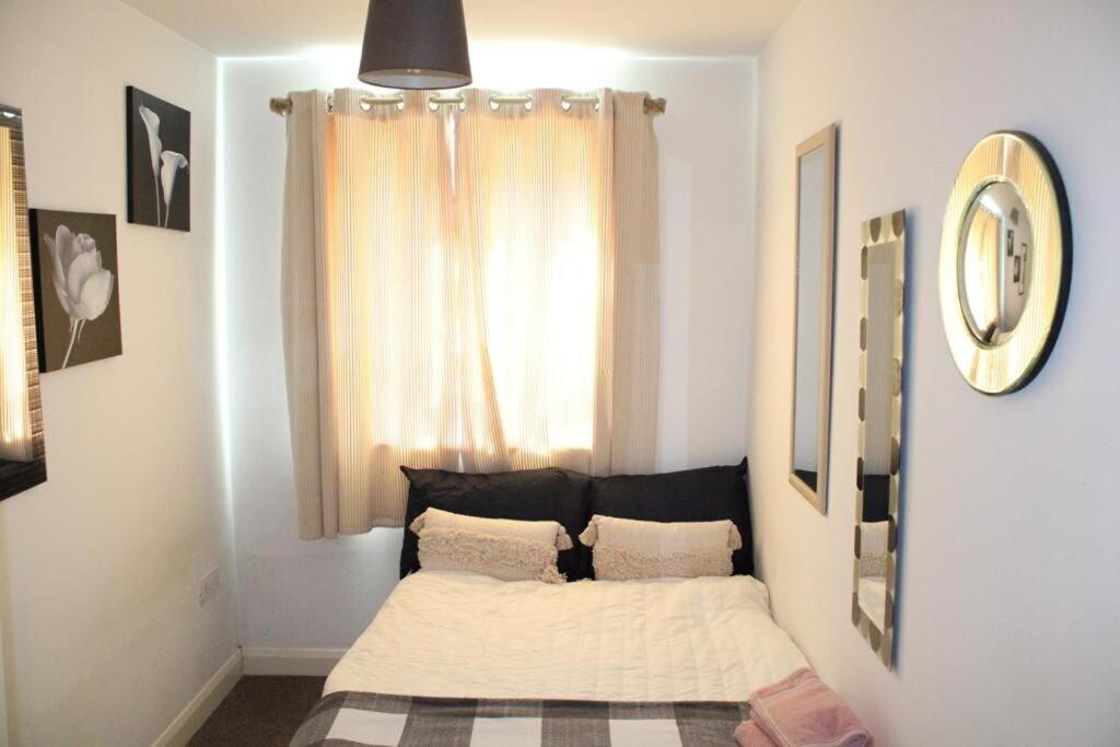 Two Bedroom Apartment, Free Parking, Close To Uclan And Free Wifi Престон Екстер'єр фото