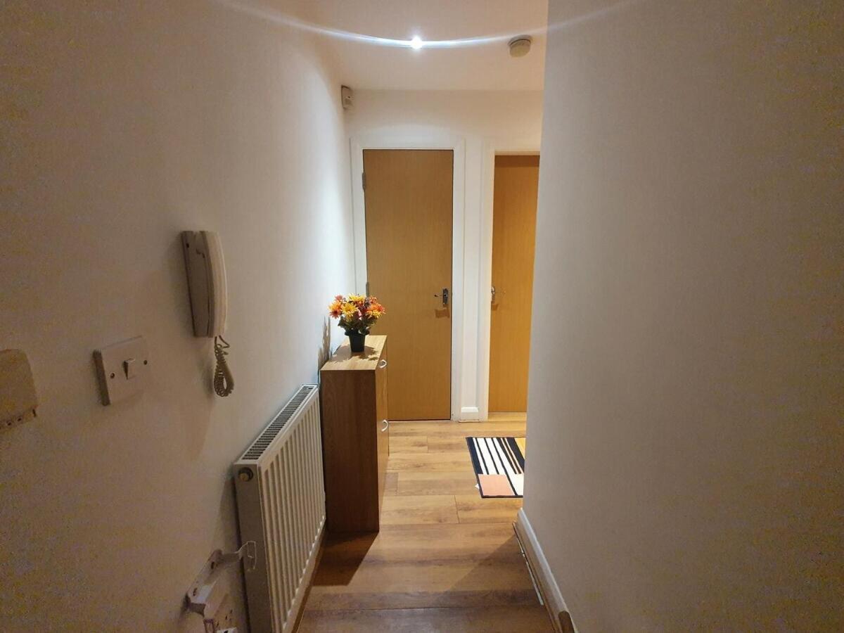 Two Bedroom Apartment, Free Parking, Close To Uclan And Free Wifi Престон Екстер'єр фото